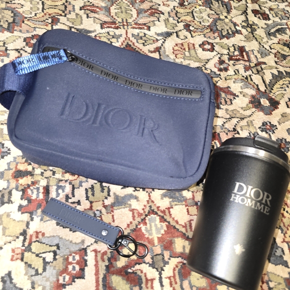 Dior Navy Toiletry Bag & Travel Mug Gift Set - Picture 4 of 4
